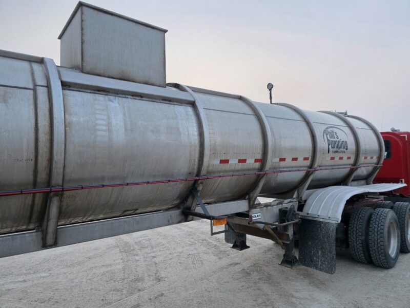 U-4789 2003 Polar 6700 Gallon Stainless Steel Semi Tanker