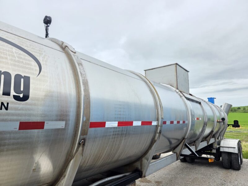U-4786 2003 West Mark 6400 Gallon Stainless Steel Semi Tanker