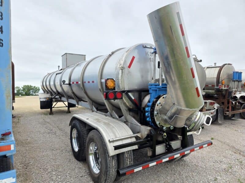 U-4786 2003 West Mark 6400 Gallon Stainless Steel Semi Tanker