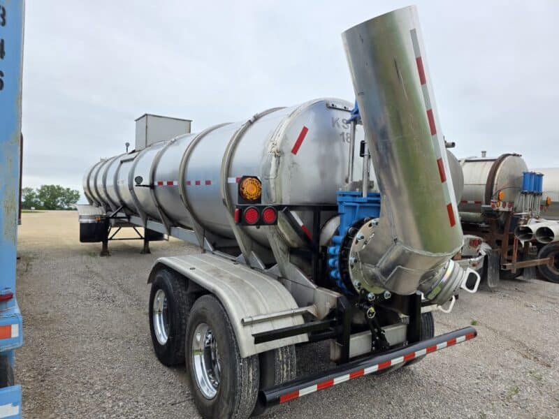 U-4786 2003 West Mark 6400 Gallon Stainless Steel Semi Tanker