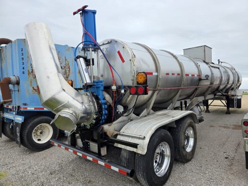 U-4786 2003 West Mark 6400 Gallon Stainless Steel Semi Tanker