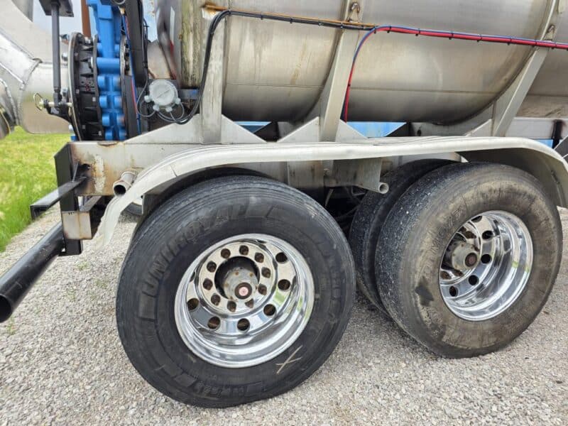 U-4786 2003 West Mark 6400 Gallon Stainless Steel Semi Tanker