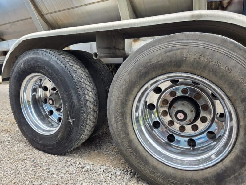U-4786 2003 West Mark 6400 Gallon Stainless Steel Semi Tanker