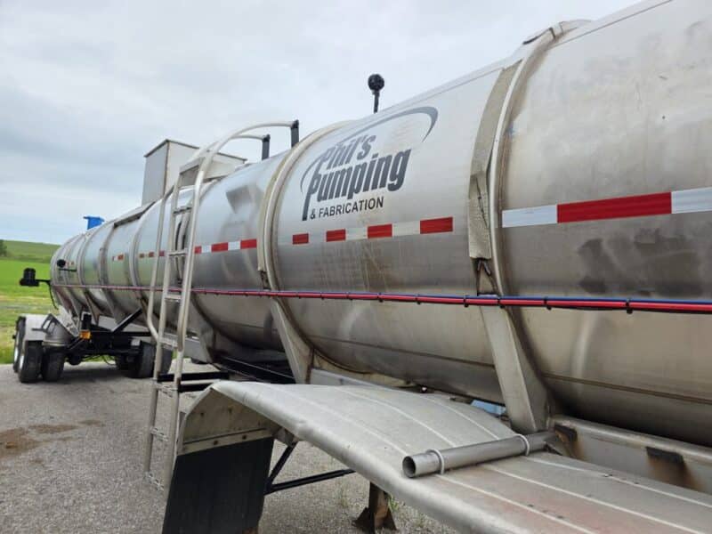 U-4786 2003 West Mark 6400 Gallon Stainless Steel Semi Tanker
