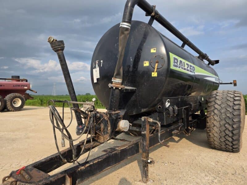 #7 Balzer 6000 Gallon Tandem Round Tanker w. Rear Steerable Axle