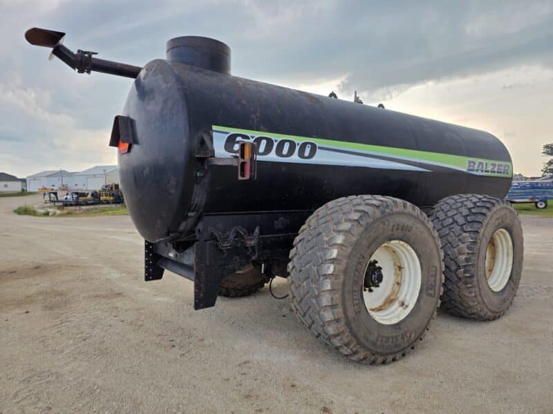 #7 Balzer 6000 Gallon Tandem Round Tanker w. Rear Steerable Axle