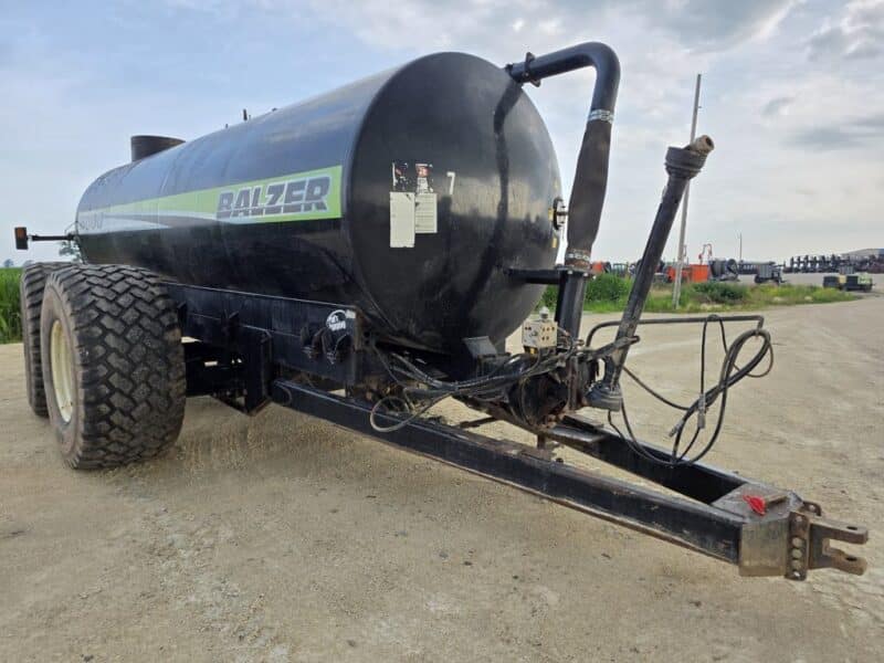 #7 Balzer 6000 Gallon Tandem Round Tanker w. Rear Steerable Axle