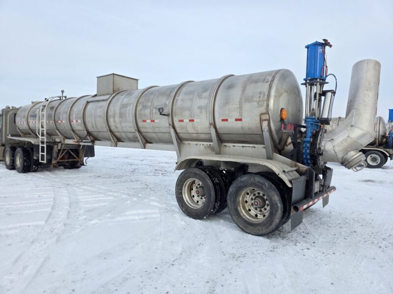 T-147 1996 Beall 6700 Gallon Stainless Steel Semi Tanker