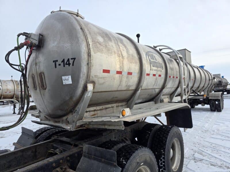 T-147 1996 Beall 6700 Gallon Stainless Steel Semi Tanker
