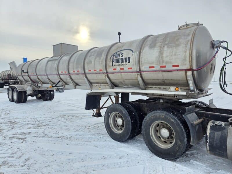 T-147 1996 Beall 6700 Gallon Stainless Steel Semi Tanker
