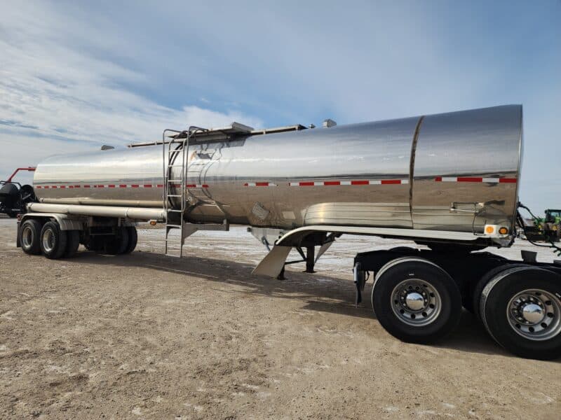 U-4785 1997 Polar 7000 Gallon Stainless Steel Semi Tanker