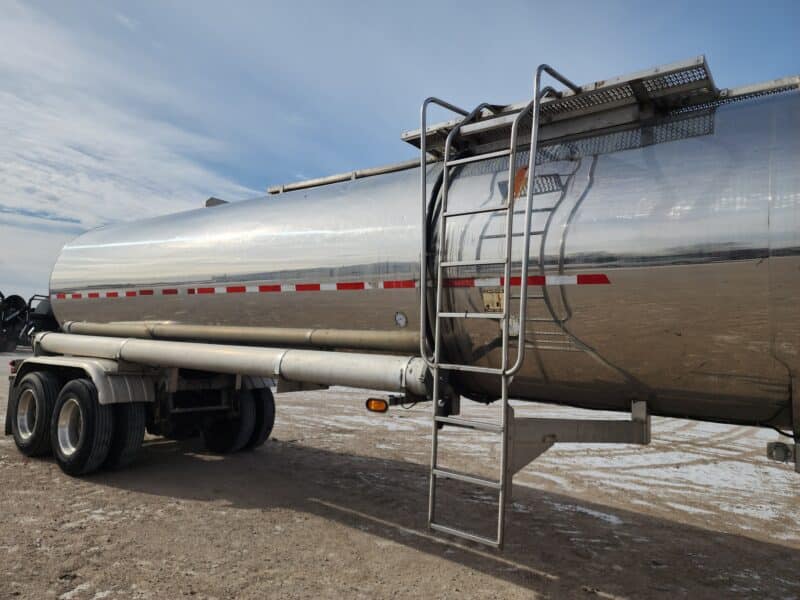 U-4785 1997 Polar 7000 Gallon Stainless Steel Semi Tanker