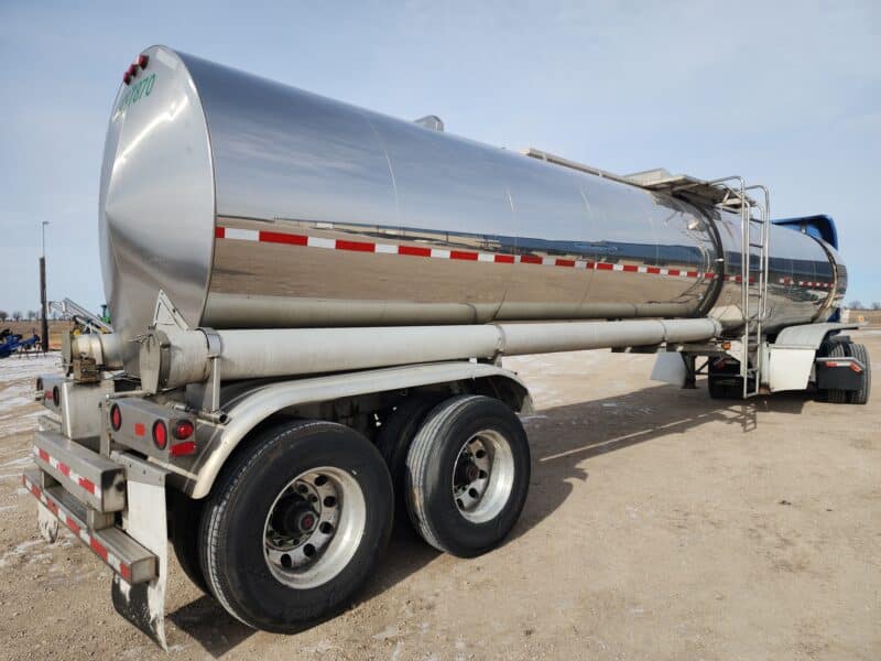 U-4785 1997 Polar 7000 Gallon Stainless Steel Semi Tanker