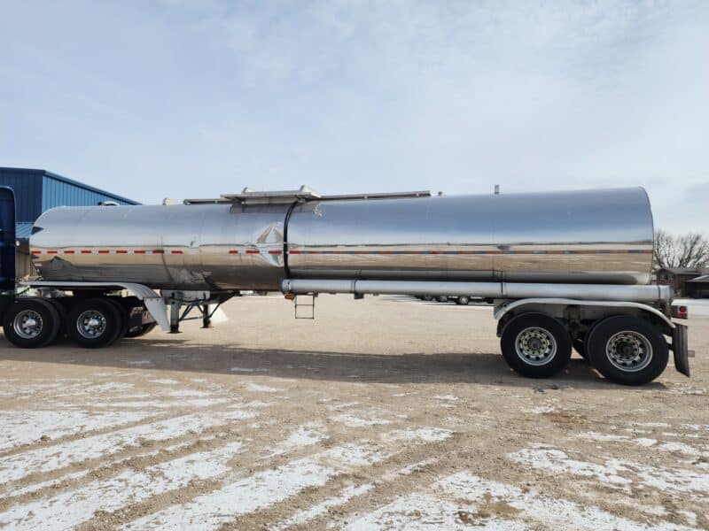 U-4785 1997 Polar 7000 Gallon Stainless Steel Semi Tanker