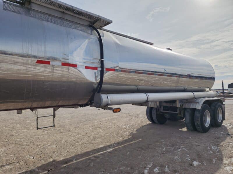 U-4785 1997 Polar 7000 Gallon Stainless Steel Semi Tanker