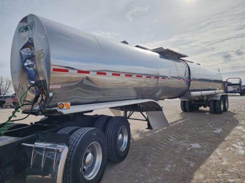 U-4785 1997 Polar 7000 Gallon Stainless Steel Semi Tanker