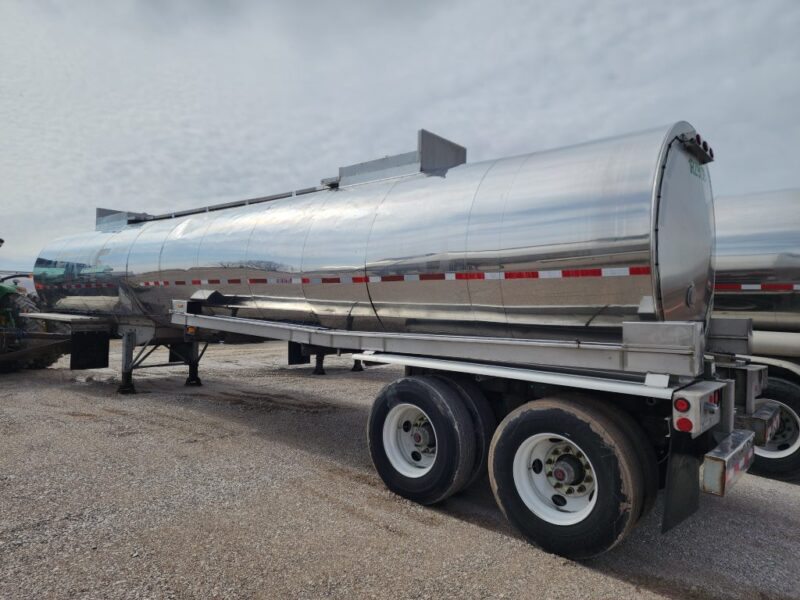 U-4795 1992 Brenner 6700 Gallon Stainless Steel Semi Tanker