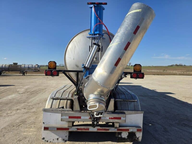 U-4785 1997 Polar 7000 Gallon Stainless Steel Semi Tanker