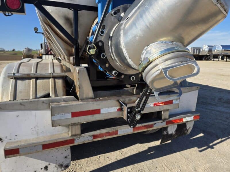 U-4785 1997 Polar 7000 Gallon Stainless Steel Semi Tanker