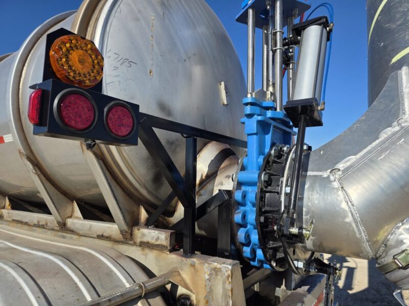 U-4785 1997 Polar 7000 Gallon Stainless Steel Semi Tanker