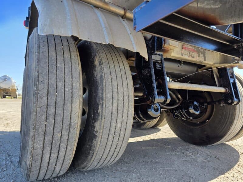 U-4785 1997 Polar 7000 Gallon Stainless Steel Semi Tanker