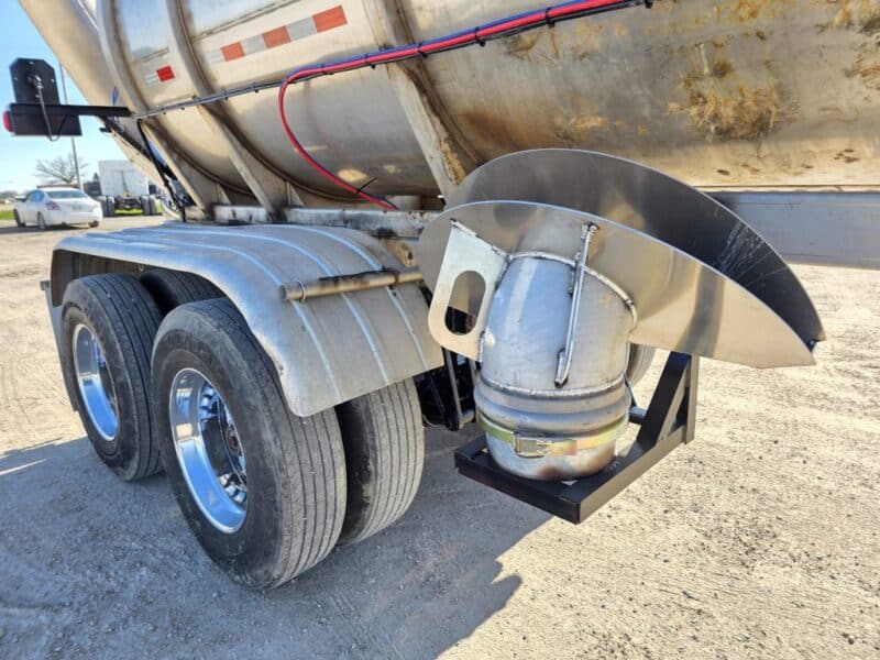 U-4785 1997 Polar 7000 Gallon Stainless Steel Semi Tanker