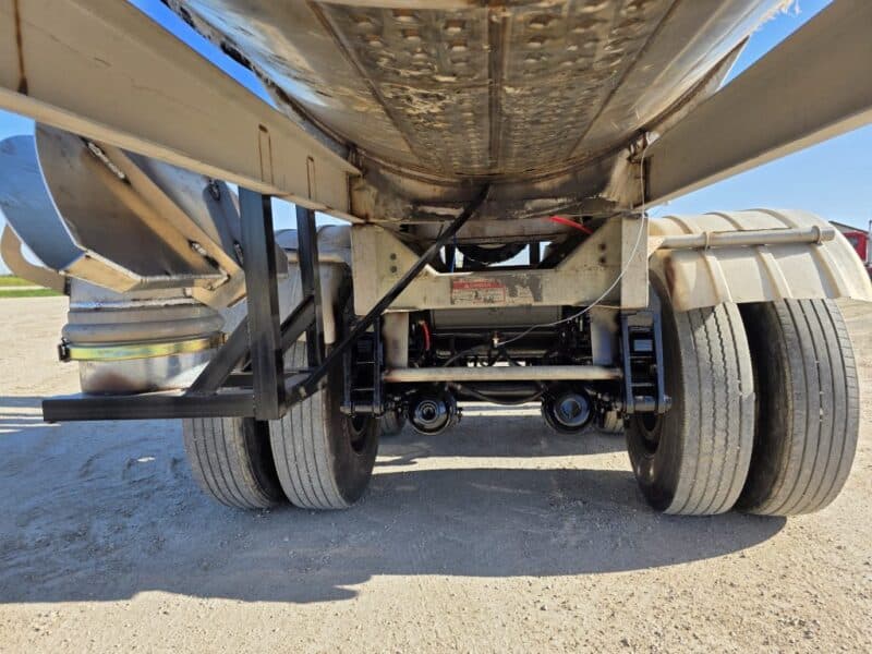 U-4785 1997 Polar 7000 Gallon Stainless Steel Semi Tanker