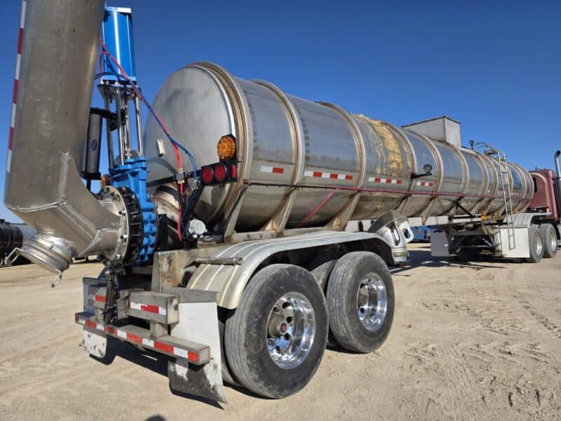 U-4785 1997 Polar 7000 Gallon Stainless Steel Semi Tanker