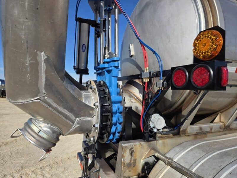 U-4785 1997 Polar 7000 Gallon Stainless Steel Semi Tanker