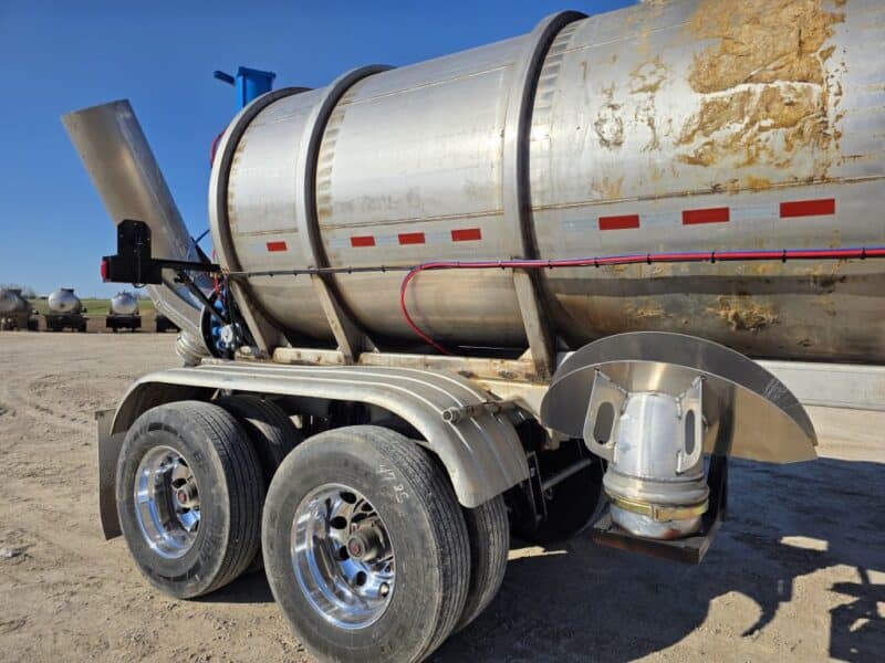 U-4785 1997 Polar 7000 Gallon Stainless Steel Semi Tanker