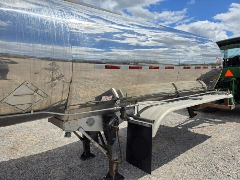 U-4794 1988 Brenner 7000 Gallon Stainless Steel Semi Tanker