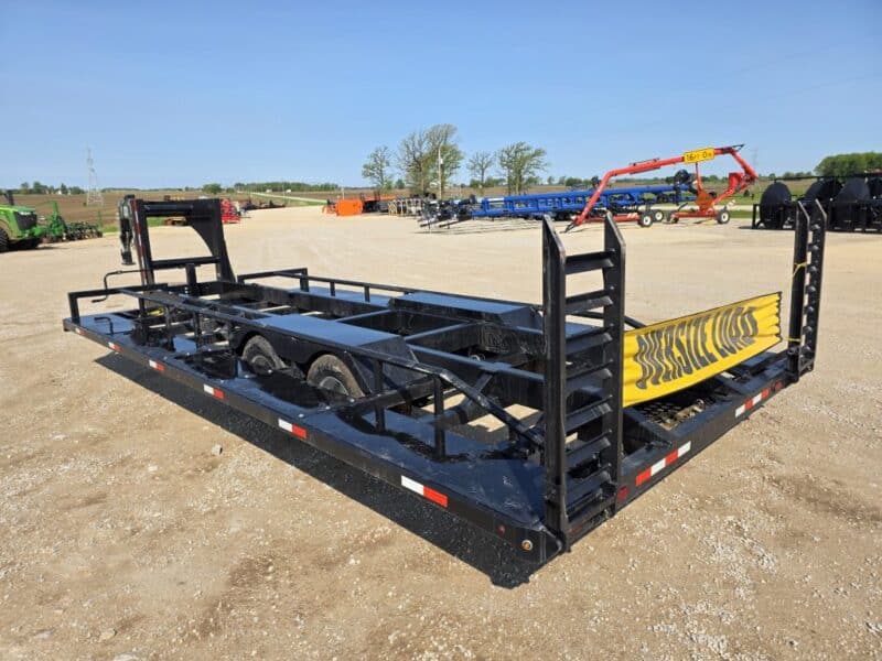 SS EXPRESS Gooseneck Manure Boat Trailer For Wolverine and Crawler Agitation Boats
