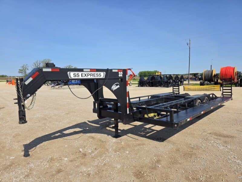 SS EXPRESS Gooseneck Manure Boat Trailer For Wolverine and Crawler Agitation Boats