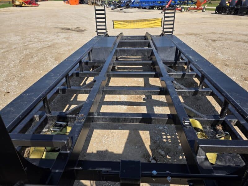 SS EXPRESS Gooseneck Manure Boat Trailer For Wolverine and Crawler Agitation Boats