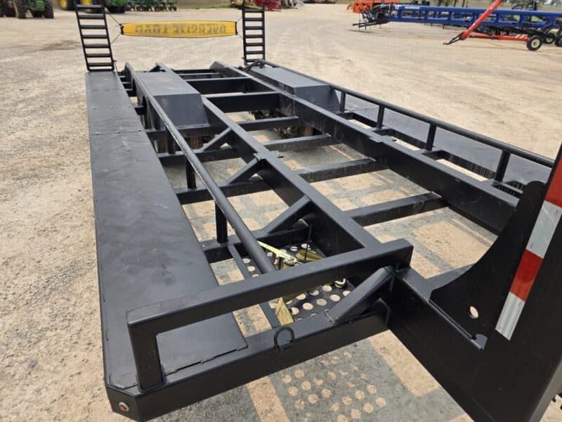 SS EXPRESS Gooseneck Manure Boat Trailer For Wolverine and Crawler Agitation Boats