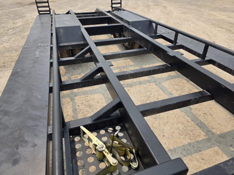 SS EXPRESS Gooseneck Manure Boat Trailer For Wolverine and Crawler Agitation Boats