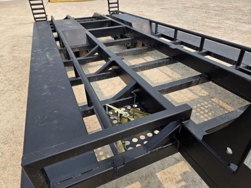 SS EXPRESS Gooseneck Manure Boat Trailer For Wolverine and Crawler Agitation Boats