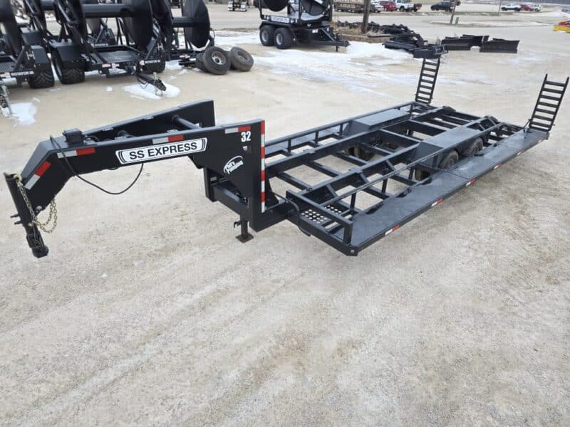 SS EXPRESS Gooseneck Manure Boat Trailer For Wolverine and Crawler Agitation Boats
