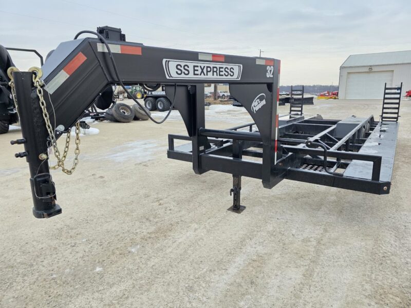 SS EXPRESS Gooseneck Manure Boat Trailer For Wolverine and Crawler Agitation Boats