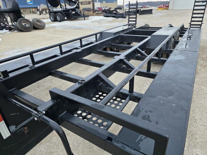 SS EXPRESS Gooseneck Manure Boat Trailer For Wolverine and Crawler Agitation Boats