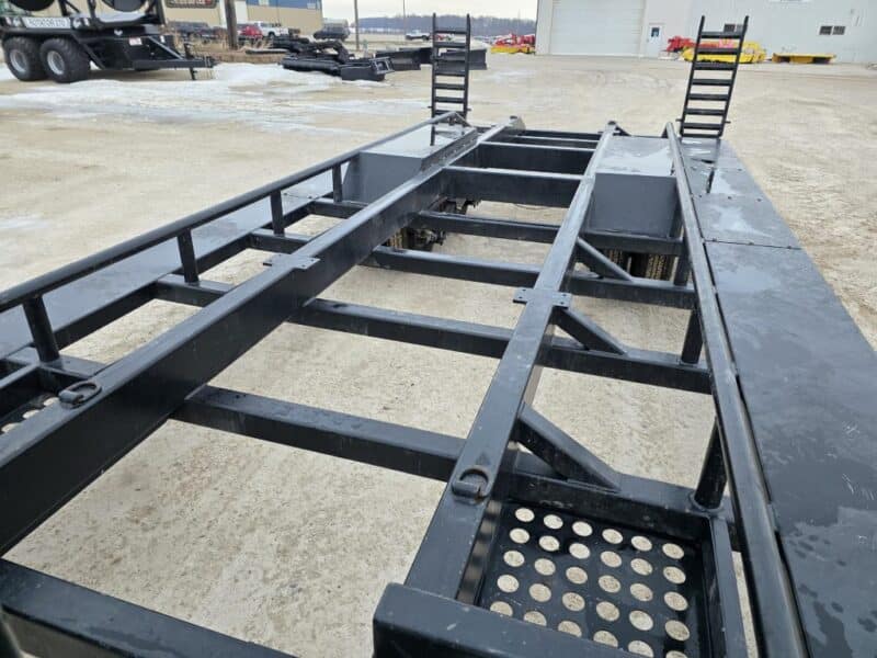 SS EXPRESS Gooseneck Manure Boat Trailer For Wolverine and Crawler Agitation Boats