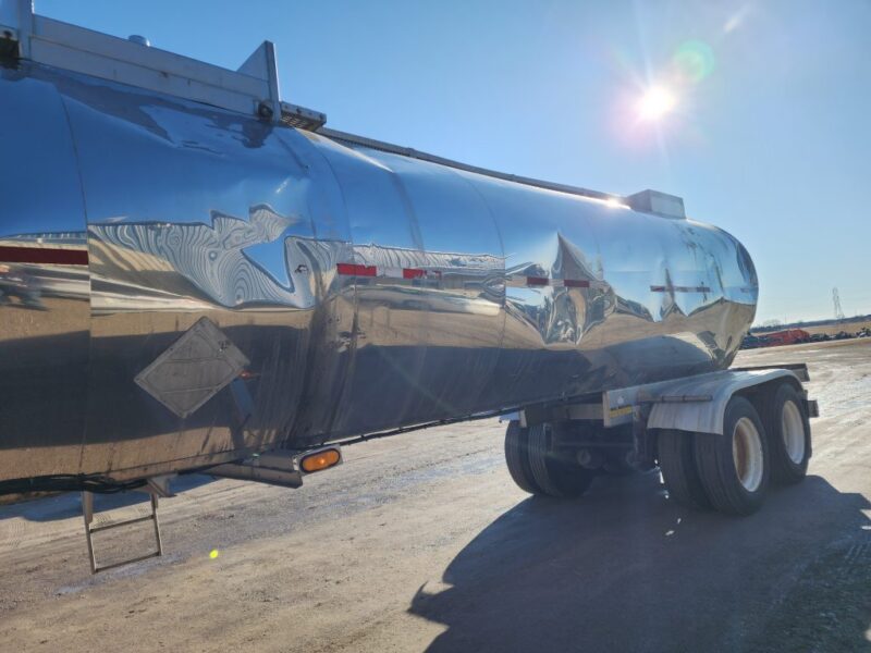 U-4797 1987 Brenner 7000 Gallon Stainless Steel Semi Tanker