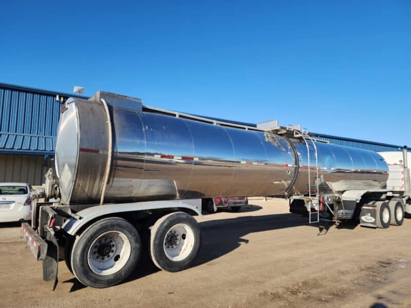 U-4797 1987 Brenner 7000 Gallon Stainless Steel Semi Tanker