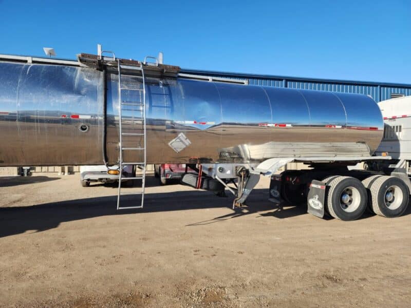 U-4797 1987 Brenner 7000 Gallon Stainless Steel Semi Tanker