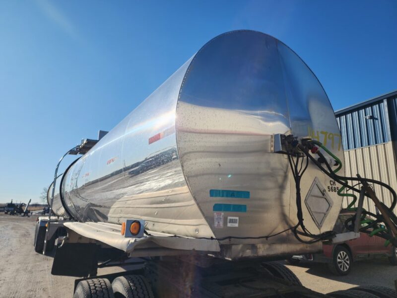 U-4797 1987 Brenner 7000 Gallon Stainless Steel Semi Tanker