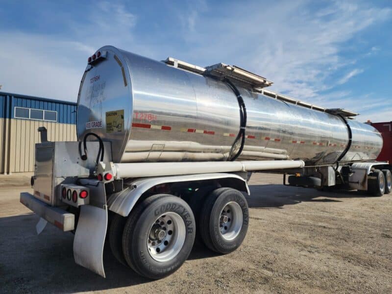 U-4801 1988 Brenner 7000 Gallon Stainless Steel Semi Tanker