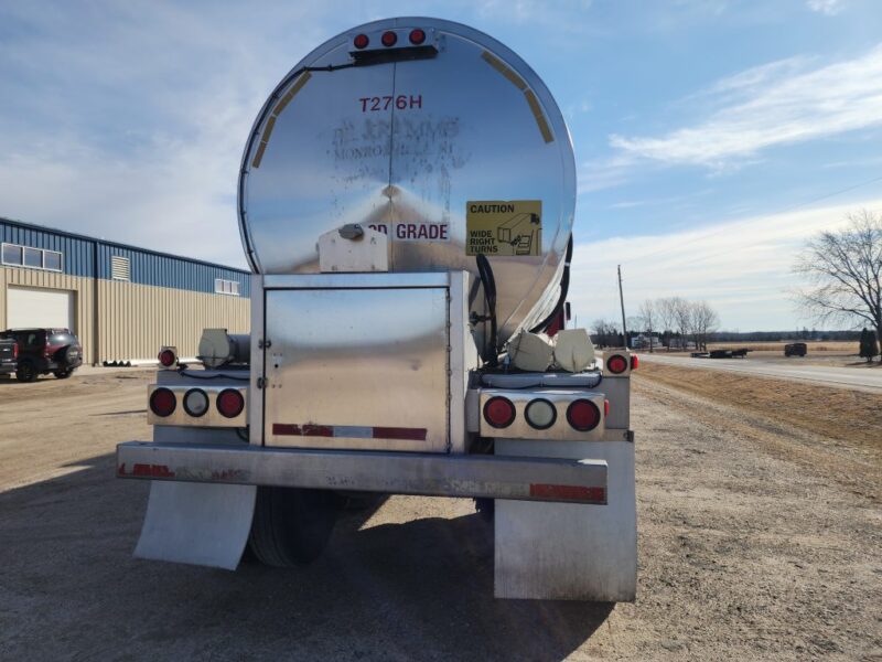 U-4801 1988 Brenner 7000 Gallon Stainless Steel Semi Tanker