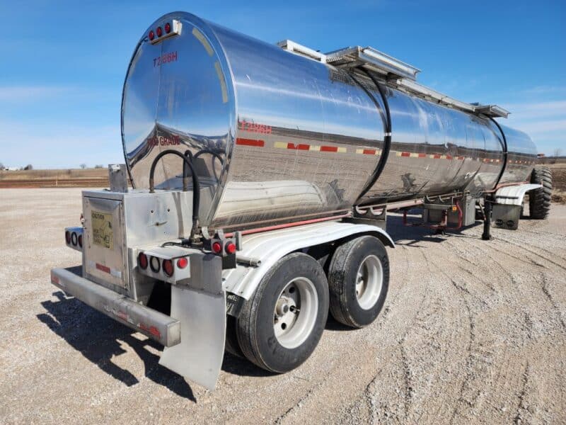 U-4799 1993 Barbel 6700 Gallon Stainless Steel Semi Tanker