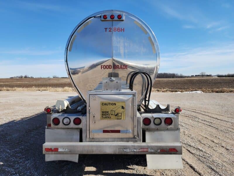 U-4799 1993 Barbel 6700 Gallon Stainless Steel Semi Tanker