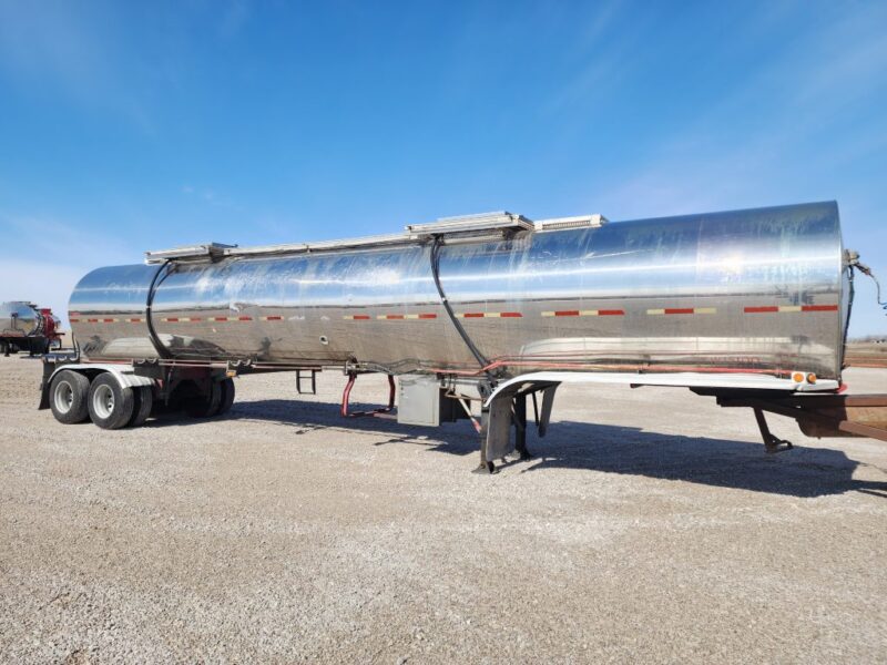 U-4799 1993 Barbel 6700 Gallon Stainless Steel Semi Tanker